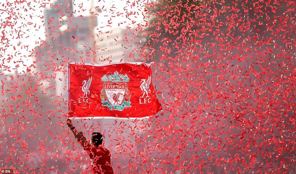 The Reds Mendominasi Lapangan